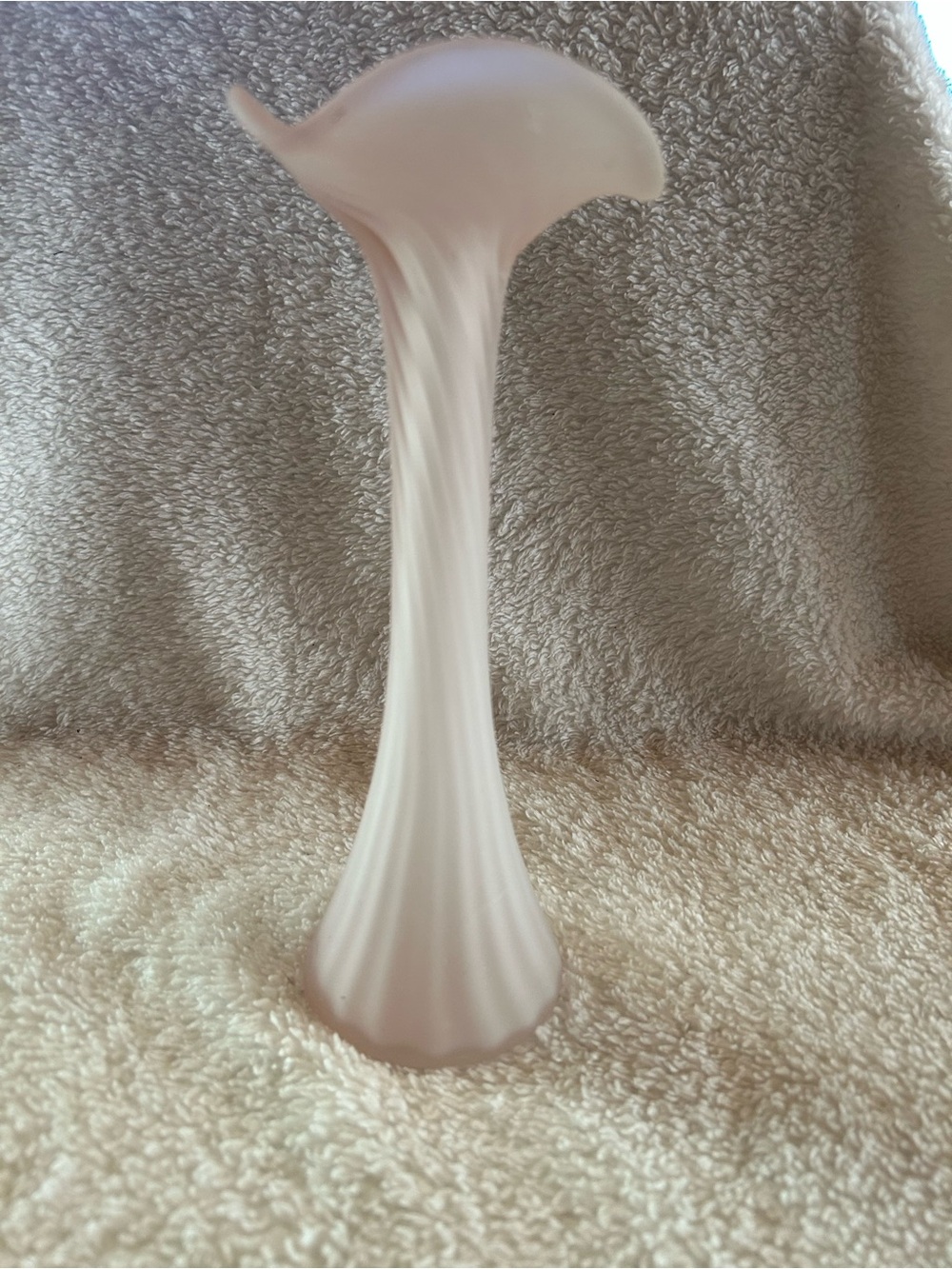 💰3 for $20 - Delicate Cream Glass Bud Vase - Picture 2 of 9